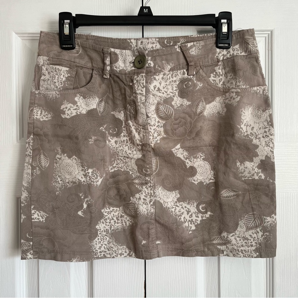 Grey/White Floral Mini Skirt